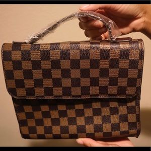 •Brown Checkered Pattern Bag